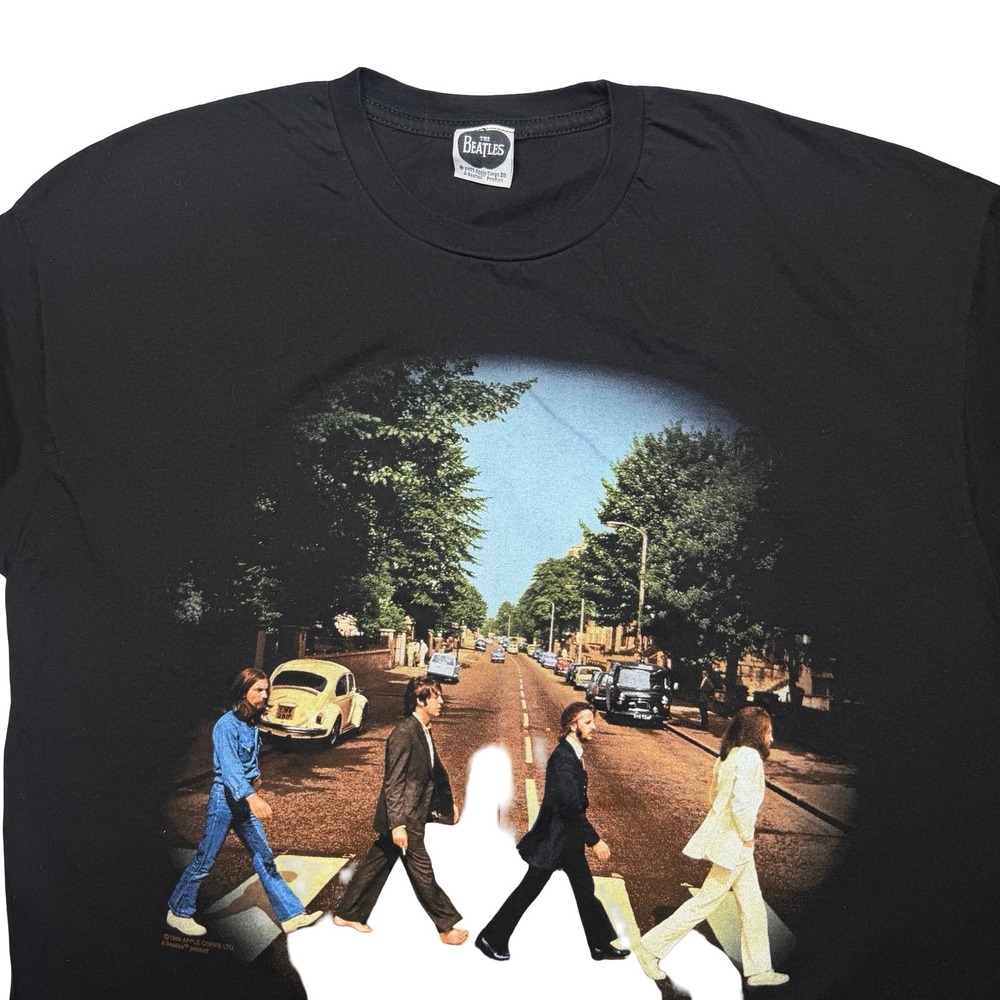 Vintage 2005 The Beatles x Apple music band shirt